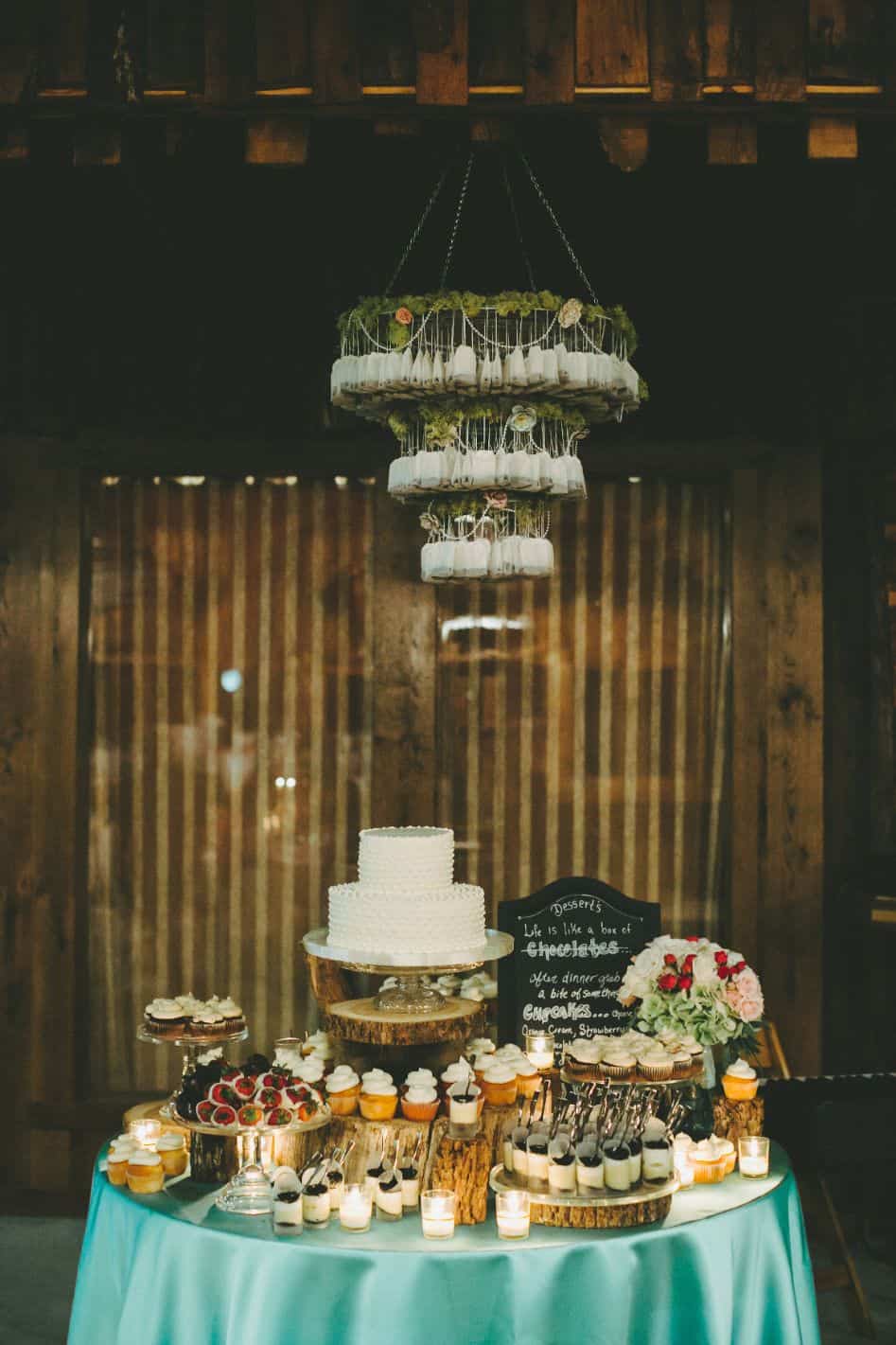 6 Chic Ideas For a Rustic Wedding Theme