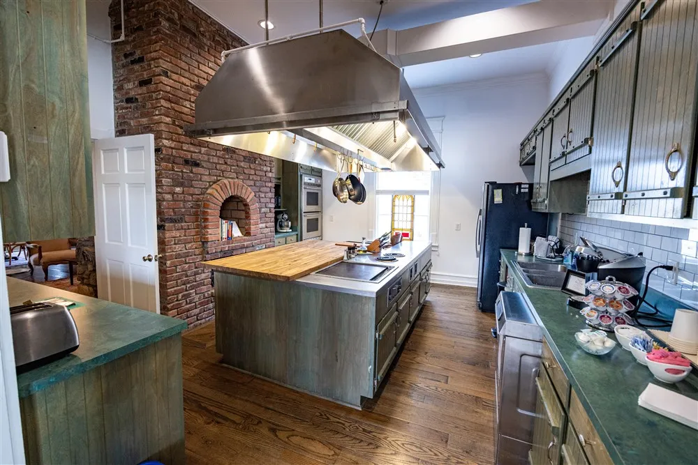 kitchen at legacy farms in the manor